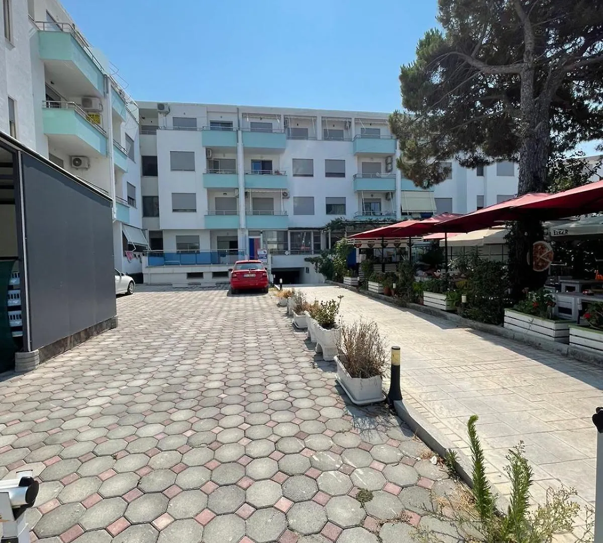 I&S Apartment 1 Golem