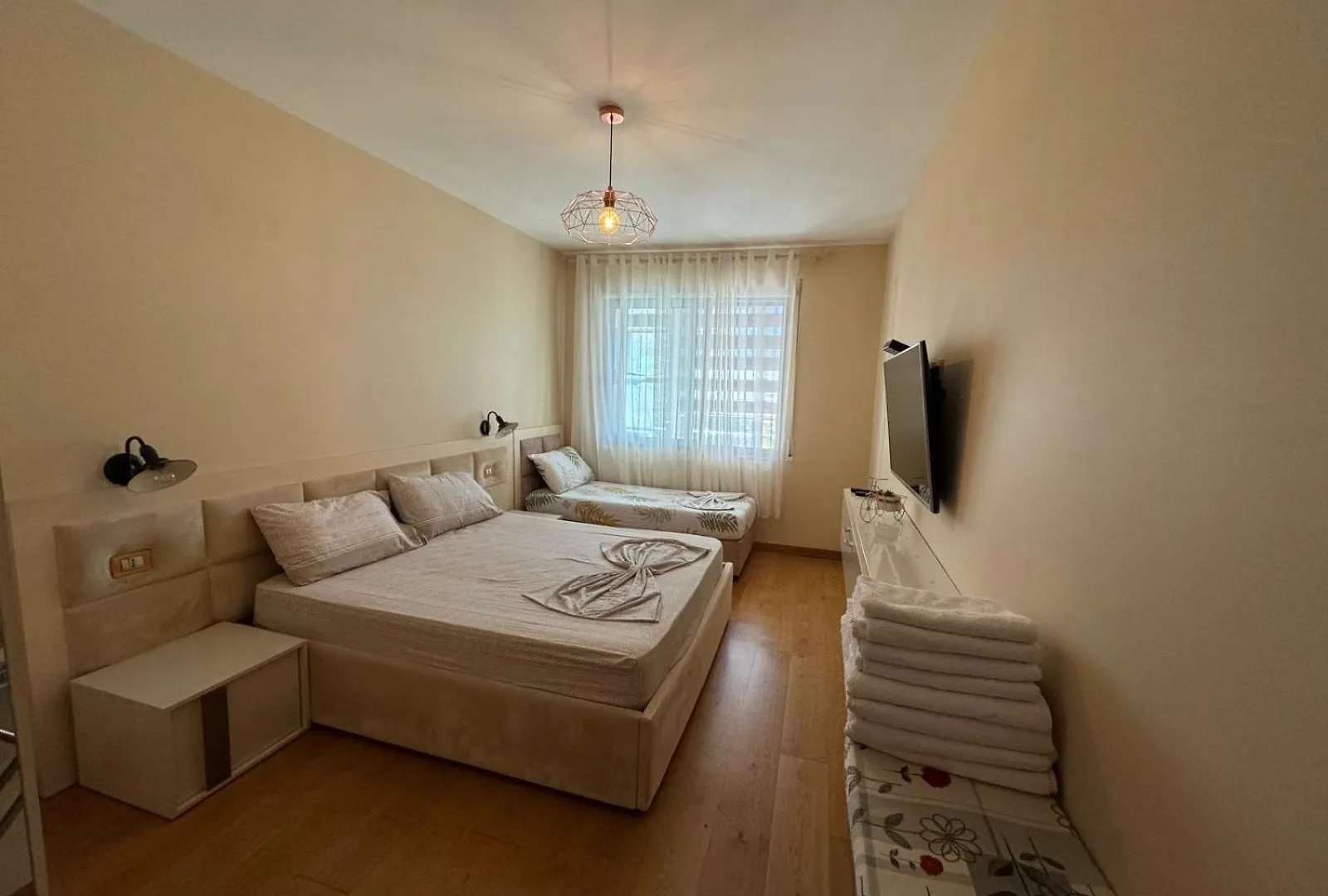 I&S Apartment 1 Golem